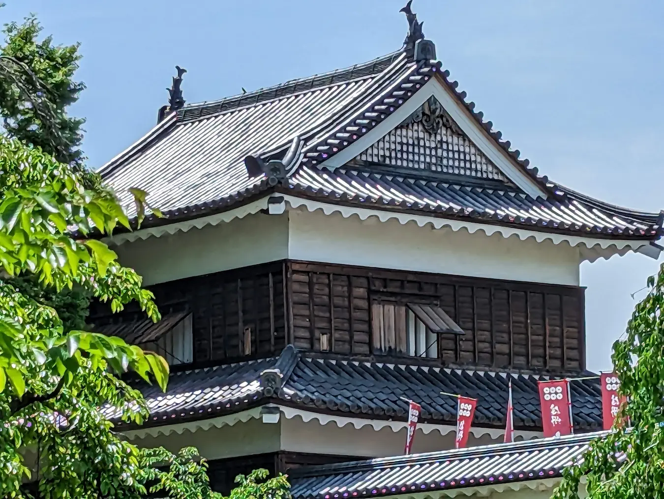 城の写真 (8倍、Pixel の超解像ズームで撮影)