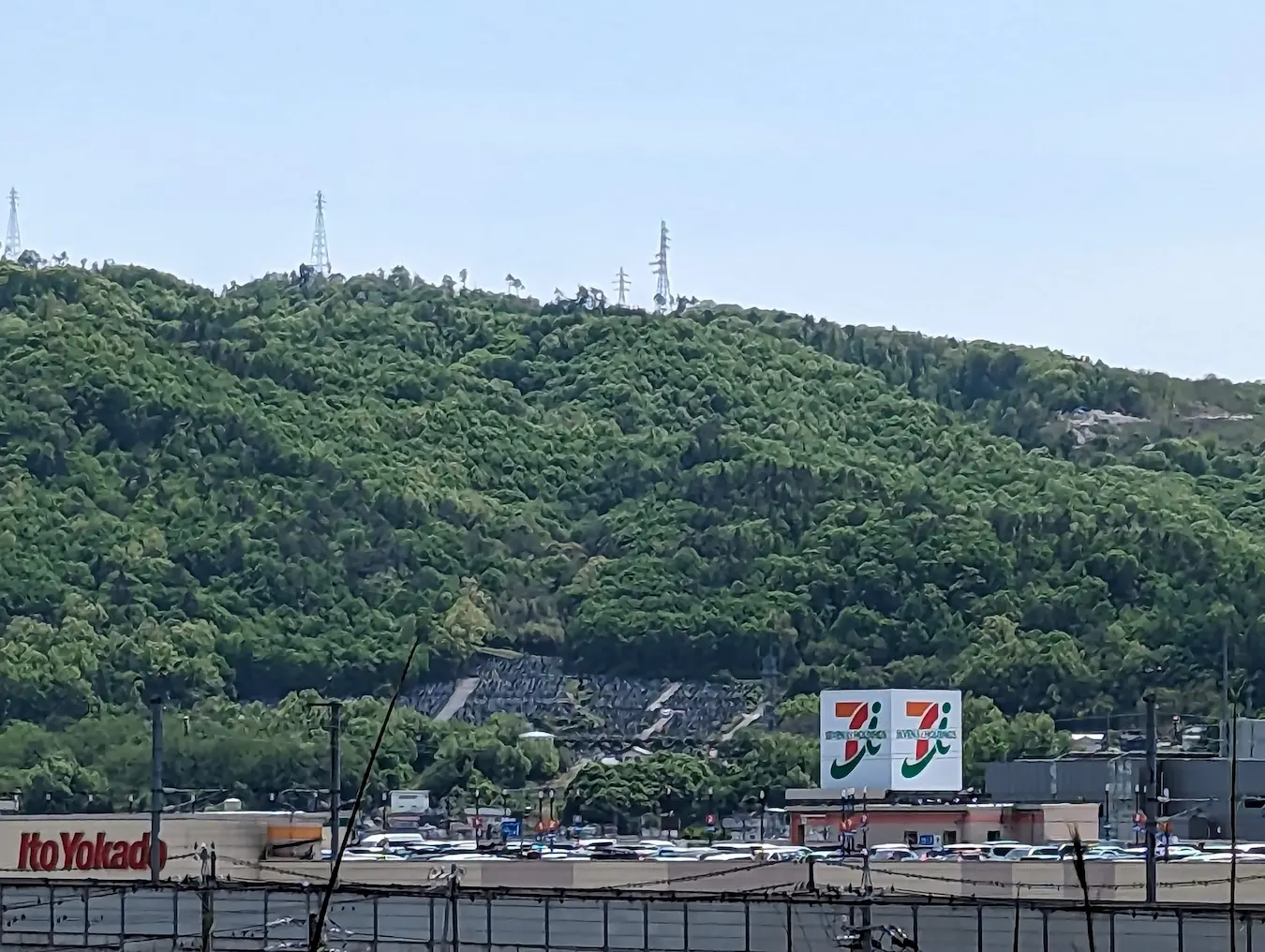 高台からの写真 (8倍、Pixel の超解像ズームで撮影)